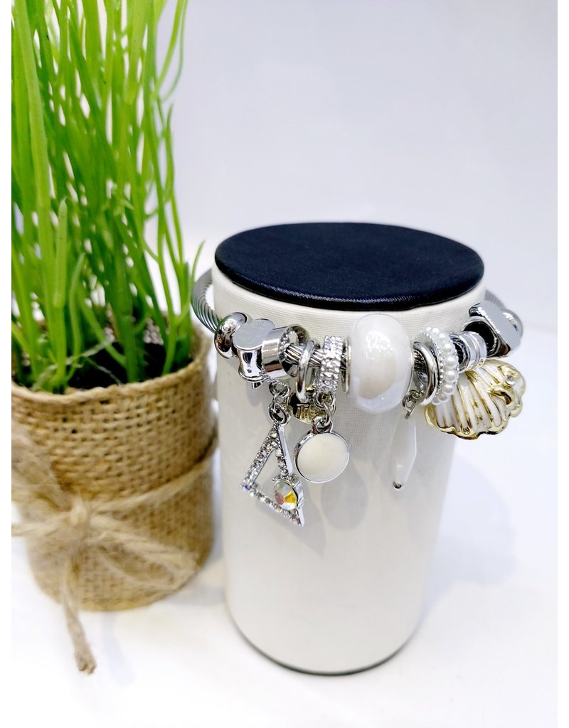 BAE0042-White Shell Charm Bracelet