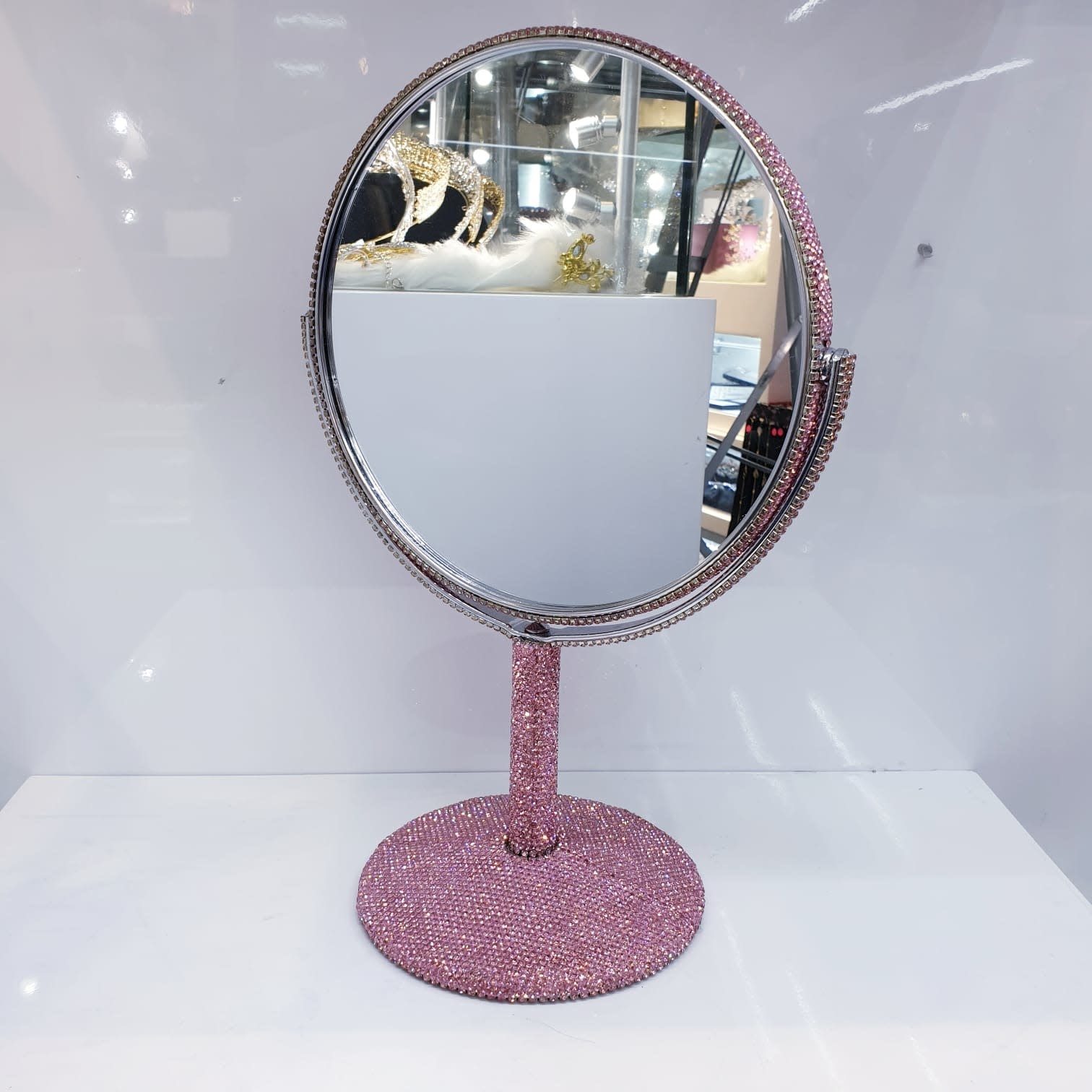 hrg0118pinkbigdeskmirror.jpg