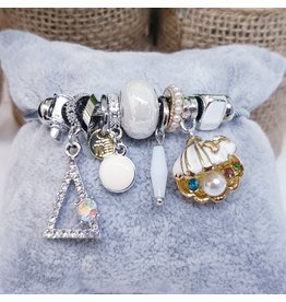 BAF0146 - White, Triangle, Pearl Oyster Charm Bracelet