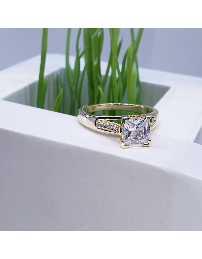 RGF0085-Gold, Diamond Simulant