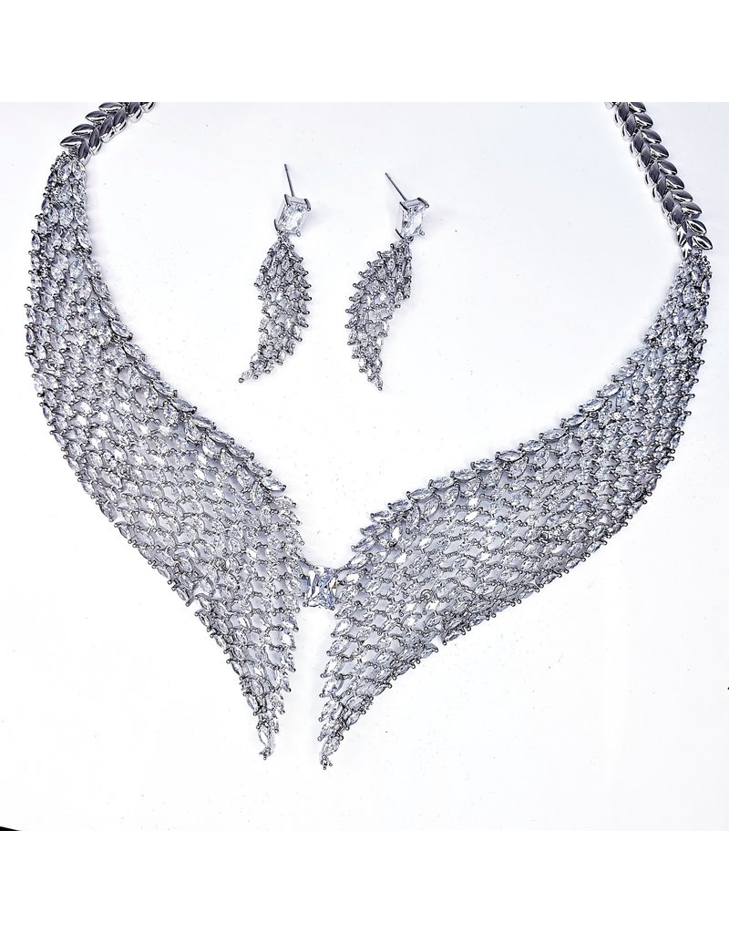 CSE0027 - Silver, Monochrome Leaf Formal Set