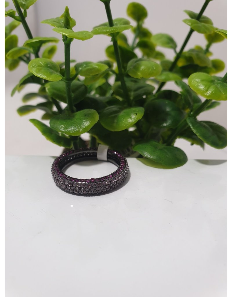 T0180054 - BLACK, PURPLE RING - SIZE 17