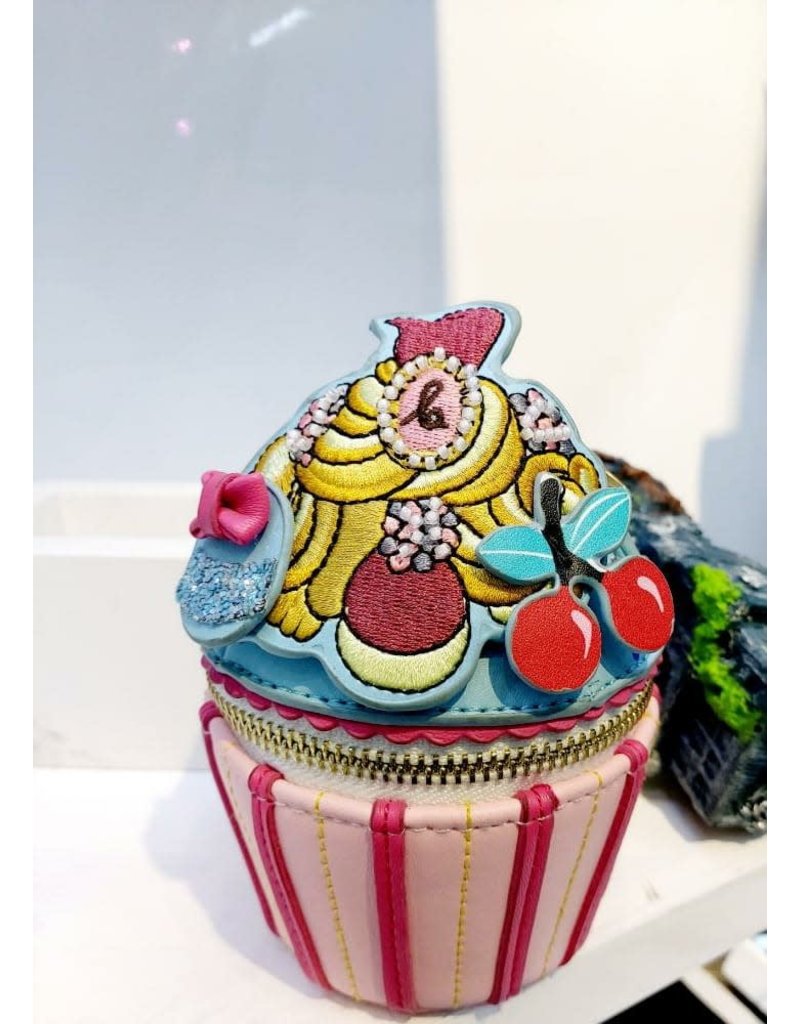 40241281 - Cupcake Clutch Bag