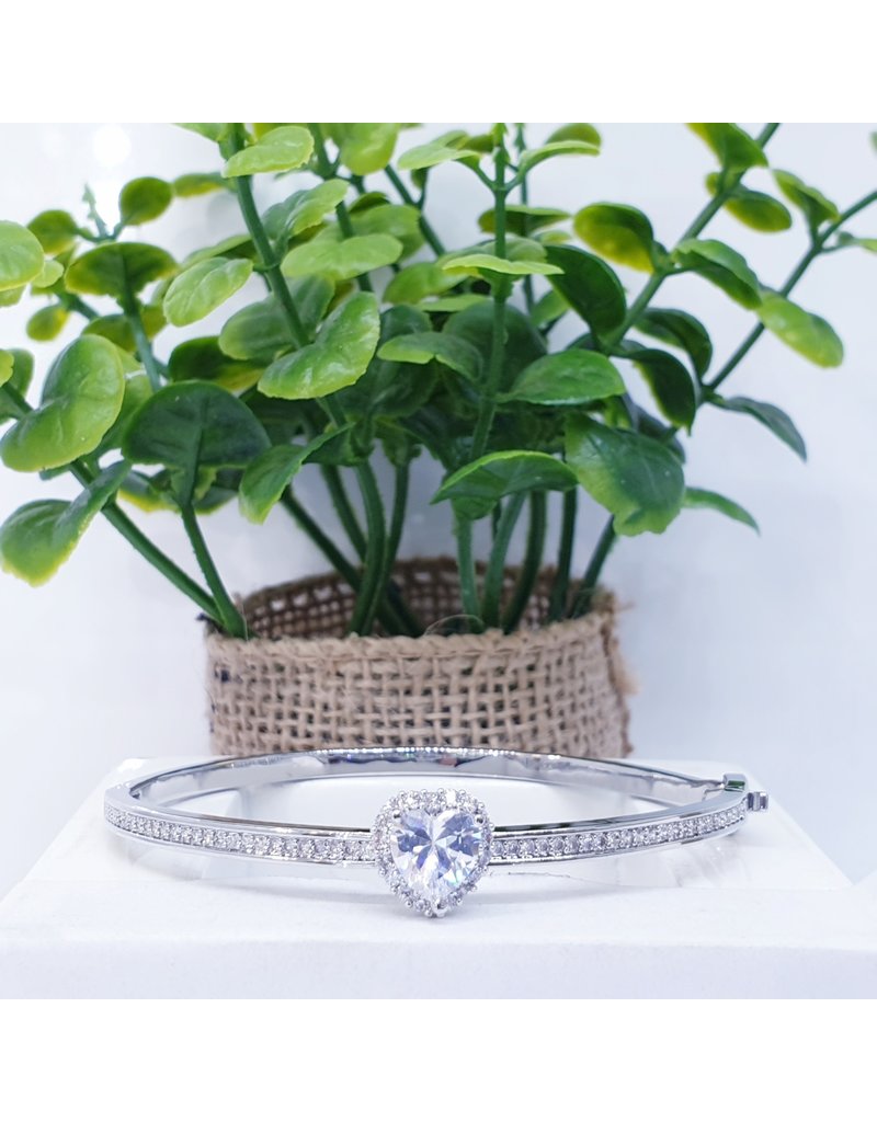 BGI0321 - Silver Heart Crystal Bangle