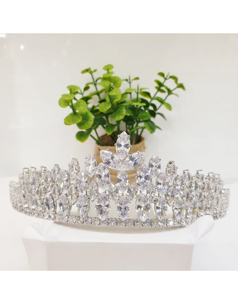 HPH0031 - Silver Tiara