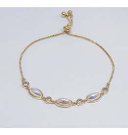 BJJ0135 - Gold, Pearl, Diamante Adjustable Bracelet