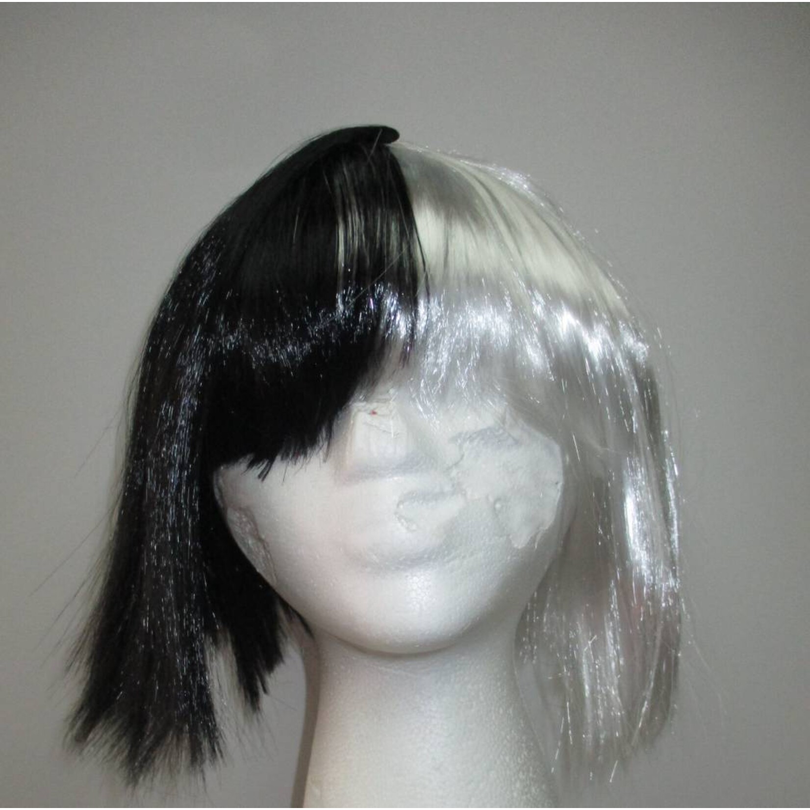Bob Wig - Black/White