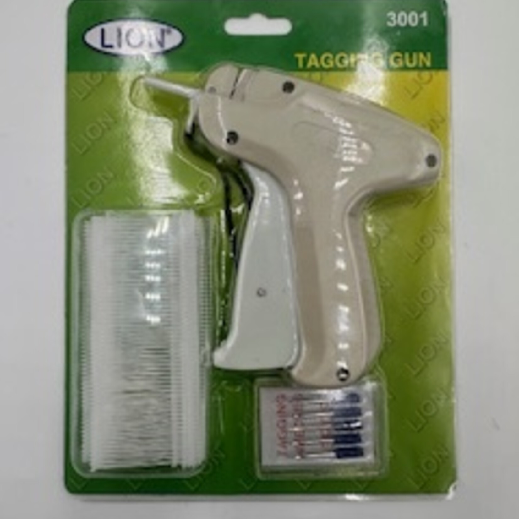 Tagging Gun With Replacement Needles and Fasteners