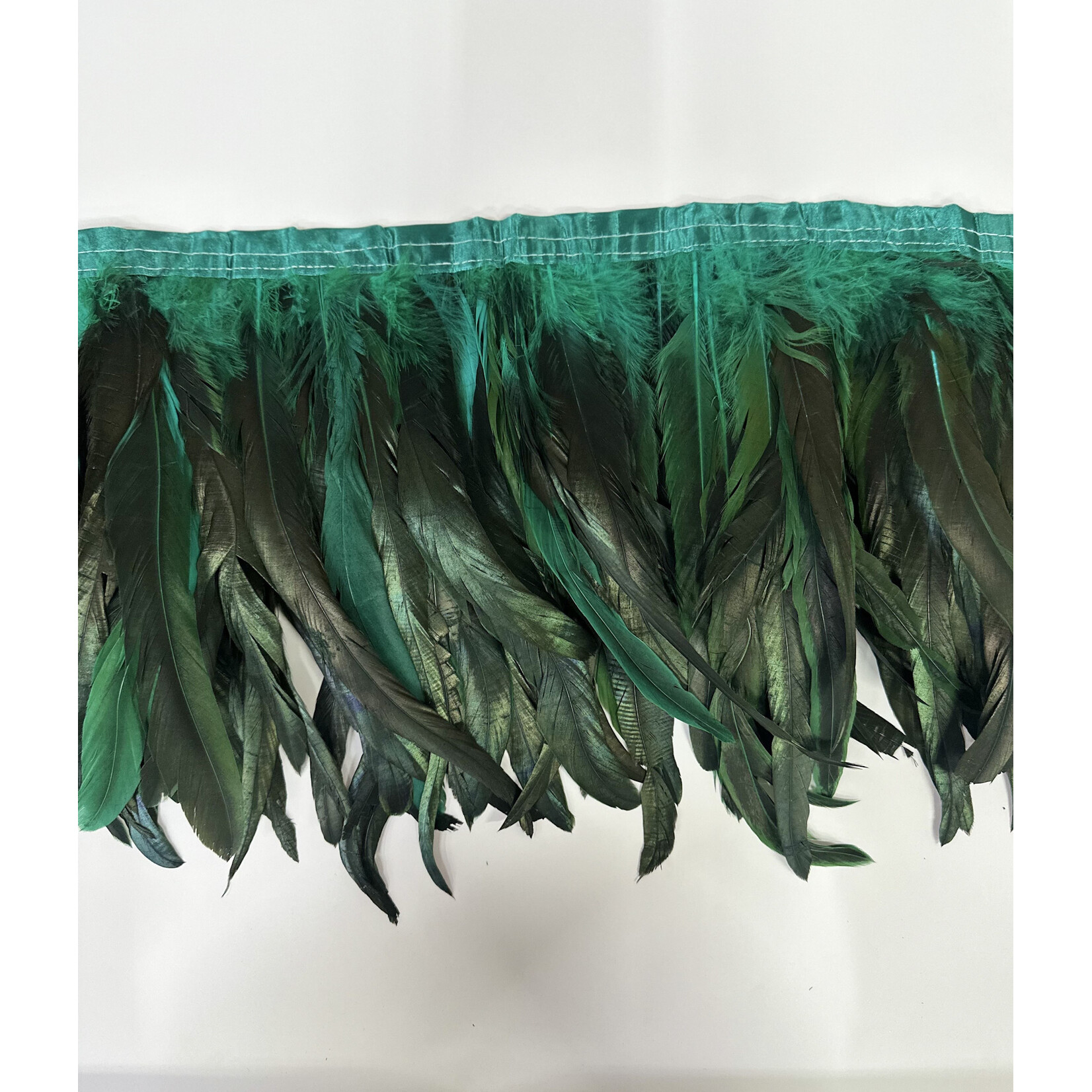 Coque Feathers Value 10-12 Inches 1 Yard Irr. Green