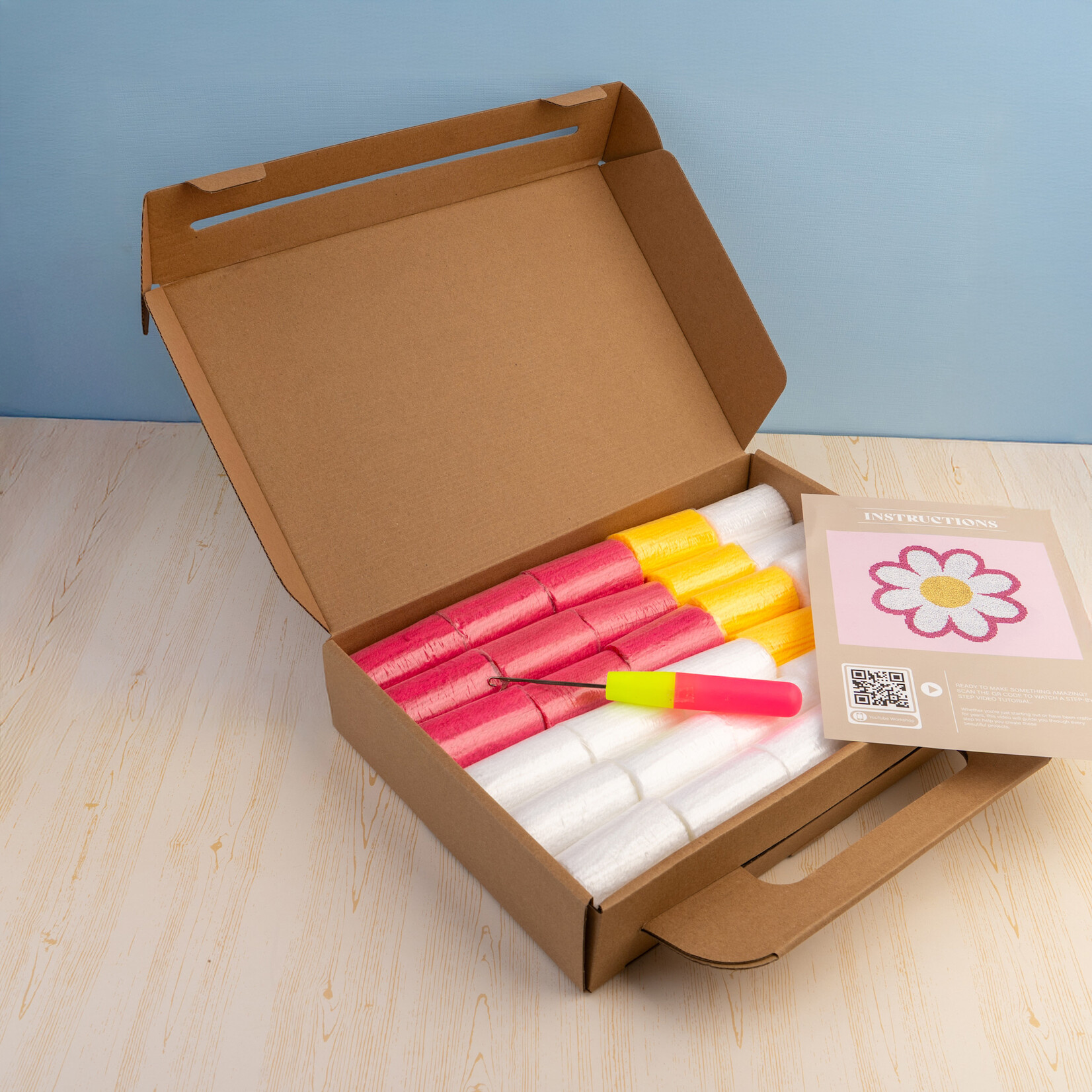 Daisy - Latch Hook DIY Kit 32pcs Multicolor