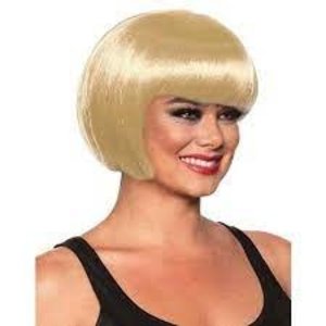 UNDERWRAPS BOB CUT BLONDE WIG