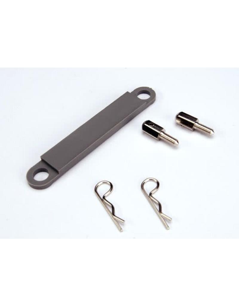 TRAXXAS TRA3727A BATTERY HOLD-DOWN PLATE (GREY) / METAL POSTS (2) / BODY CLIPS (2)
