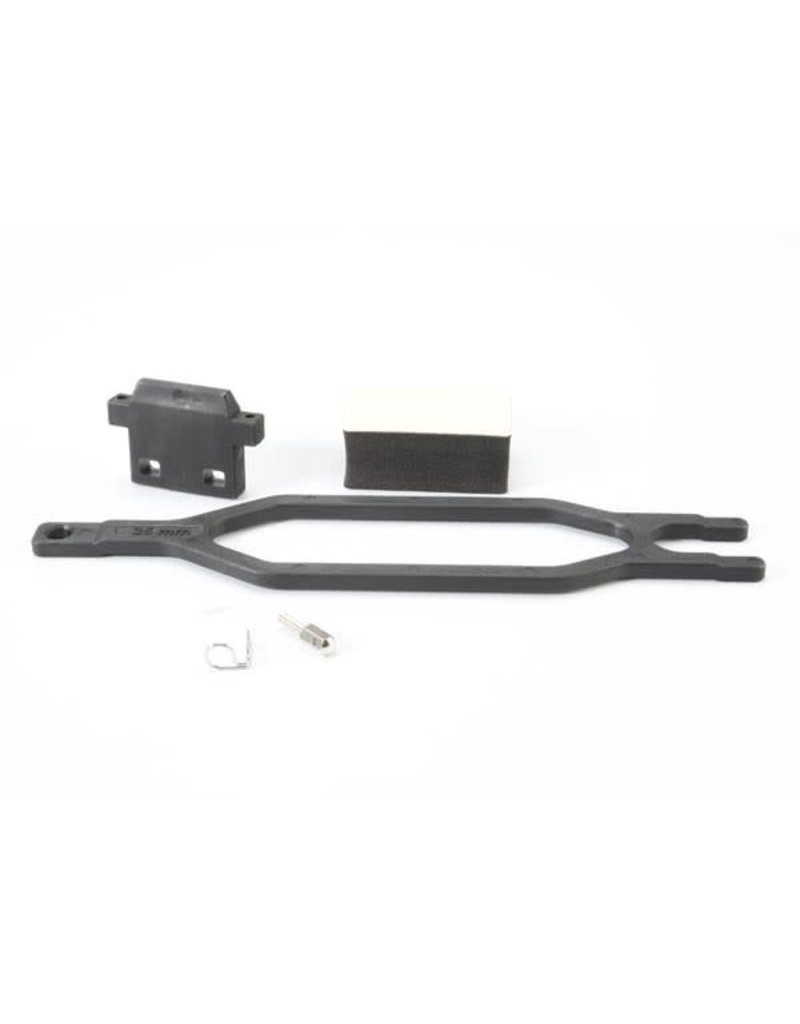 TRAXXAS TRA5827 HOLD DOWN, BATTERY/ HOLD DOWN RETAINER/ BATTERY POST/ FOAM SPACER/ ANGLED BODY CLIP