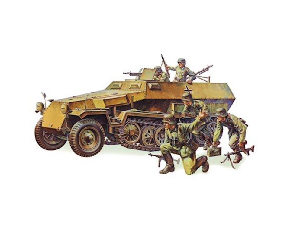 TAM35020 1/35 GERMAN HANOMAG SDKFZ PLASTIC MODEL KIT