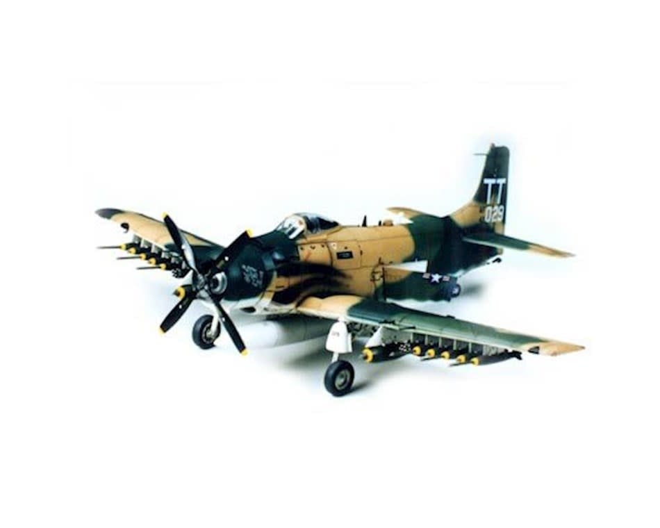 61073 - 1/48 Douglas A-1J Skyraider USAF