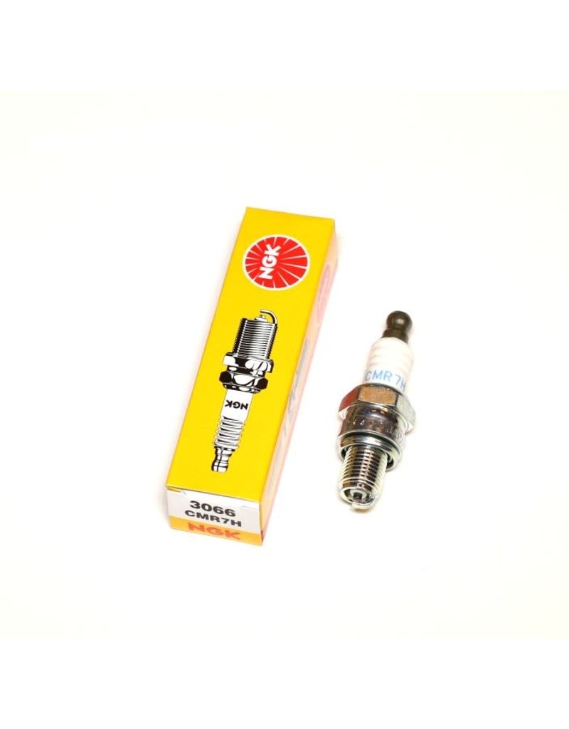 NGK DDMEE132 NGK CMR7H SPARK PLUG