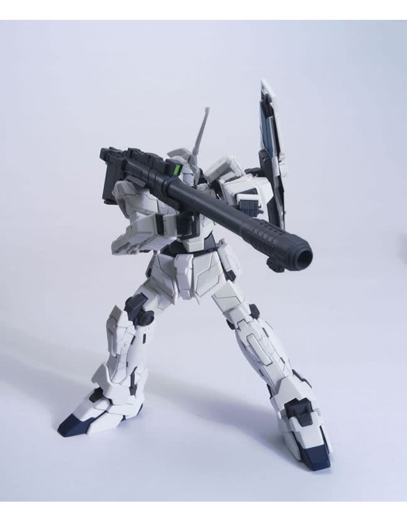 BANDAI BAS2079325 HGUC 1/144 #101 UNICORN GUNDAM (UNICORN MODE) "GUNDAM UC" MODEL KIT