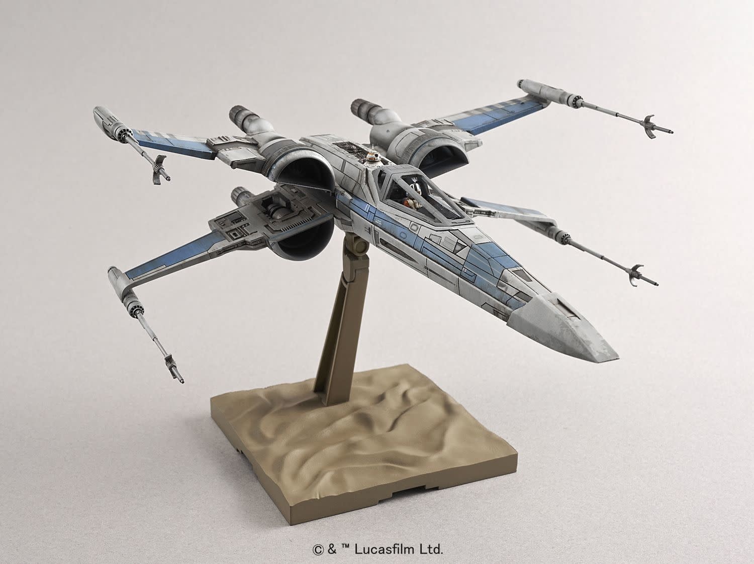 BAN202289 RESISTANCE X-WING STAR FIGHTER