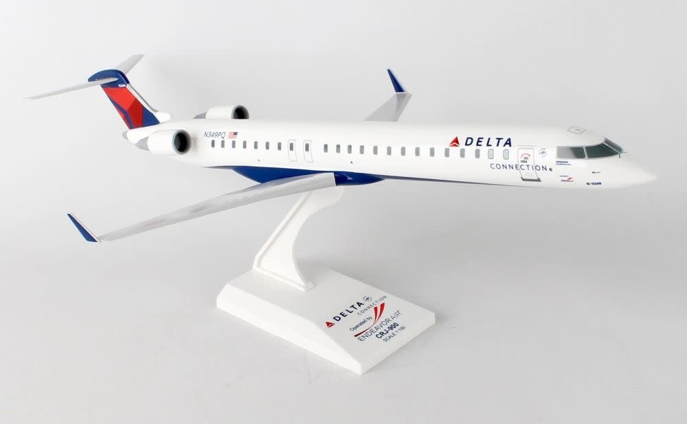 SKR903 1/100 DELTA ENDEAVOR AIR CRJ900