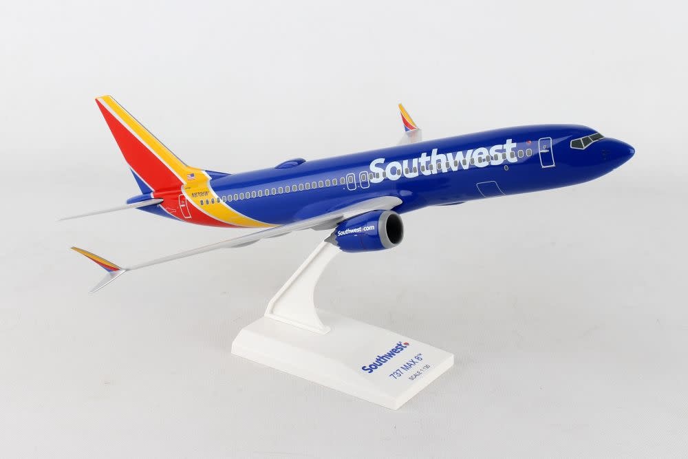 SKR938 1/130 SOUTHWEST 737-MAX8 W/ WIFI DOME