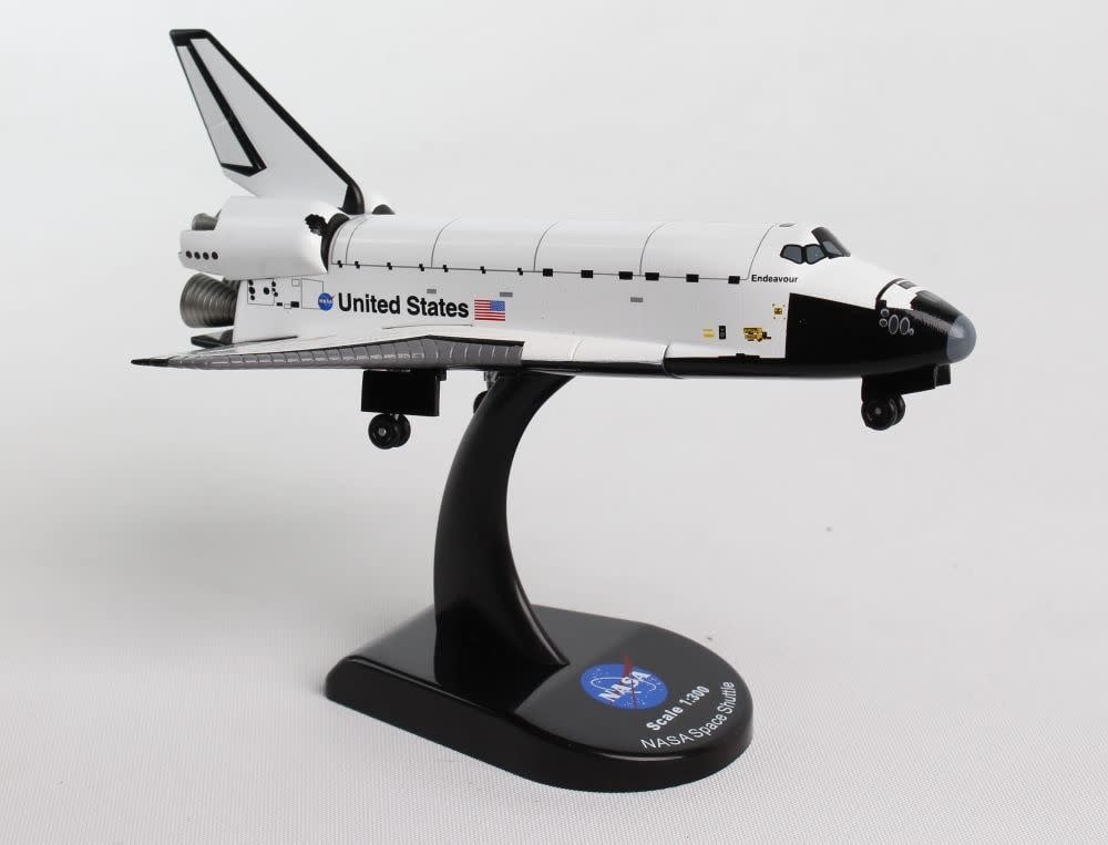 PS5823 1/300 SPACE SHUTTLE ENDEAVOUR