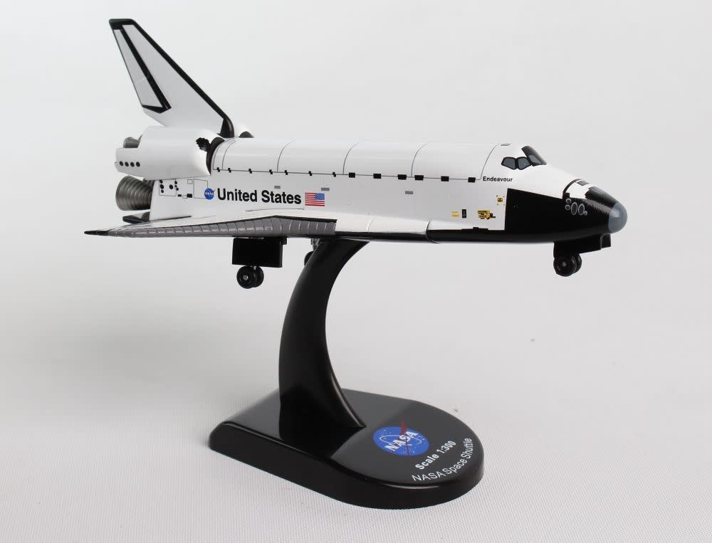 PS5823 1/300 SPACE SHUTTLE ENDEAVOUR - My Tobbies - Toys & Hobbies