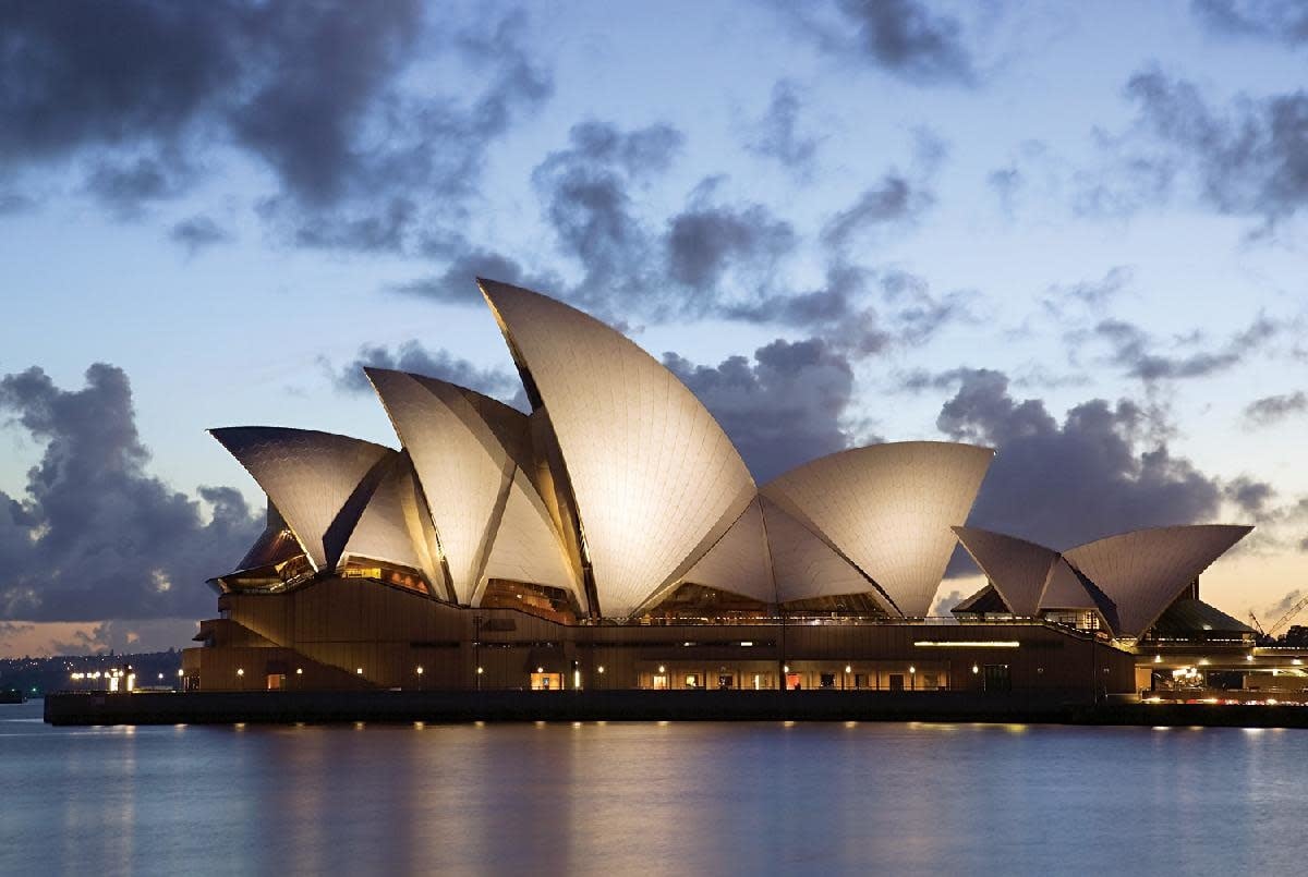 TOM100-210 SYDNEY OPERA HOUSE