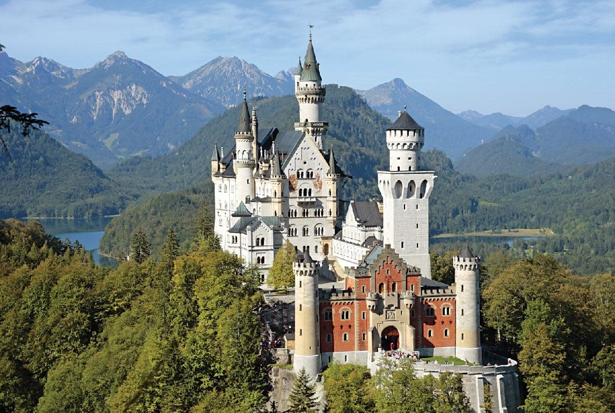 TOM100-209 THE CASTLE OF NEUSCHWANSTEIN IN GERMANY