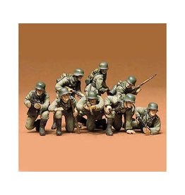 TAMIYA TAM35061 1/35 GERMAN PANZER GRENADIERS PLASTIC MODEL KIT