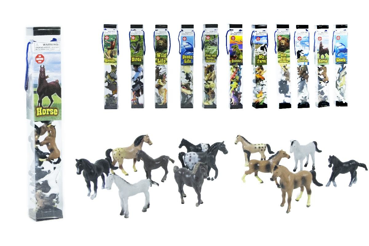 IMX49823 HORSE FIGURES