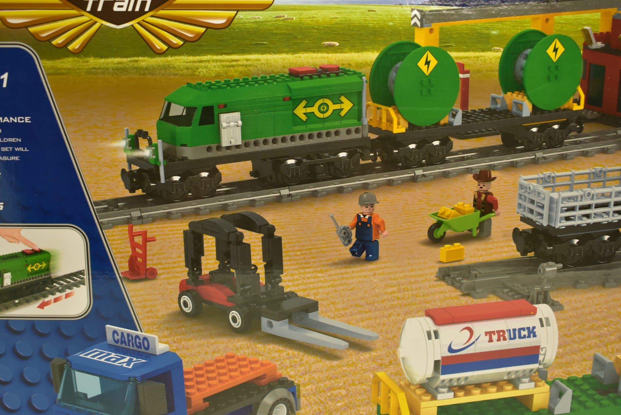 AUS25121 DIESEL FREIGHT TRAIN WITH CRANE POWERED