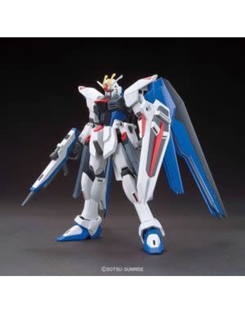 BANDAI BAN2304000 HGCE FREEDOM GUNDAM