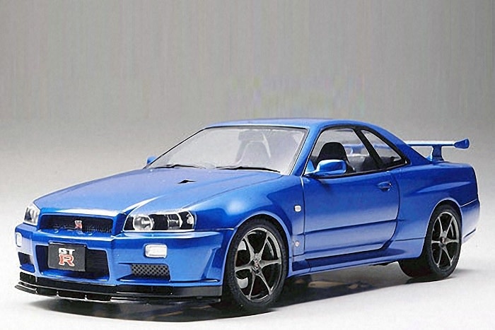 TAM24258 1/24 NISSAN SKYLINE GT-RV PLASTIC MODEL KIT