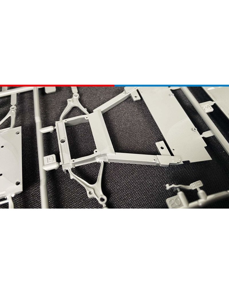 TAMIYA TAM24355 1/24 MCLAREN SENNA PLASTIC MODEL KIT