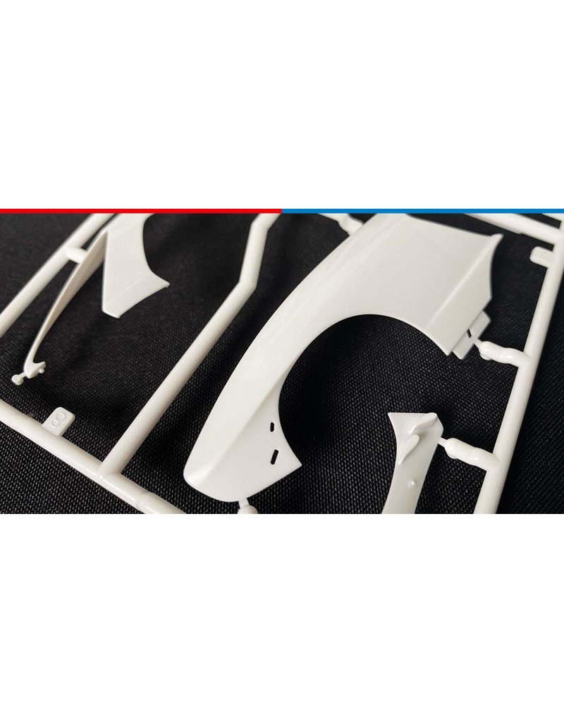 TAMIYA TAM24355 1/24 MCLAREN SENNA PLASTIC MODEL KIT