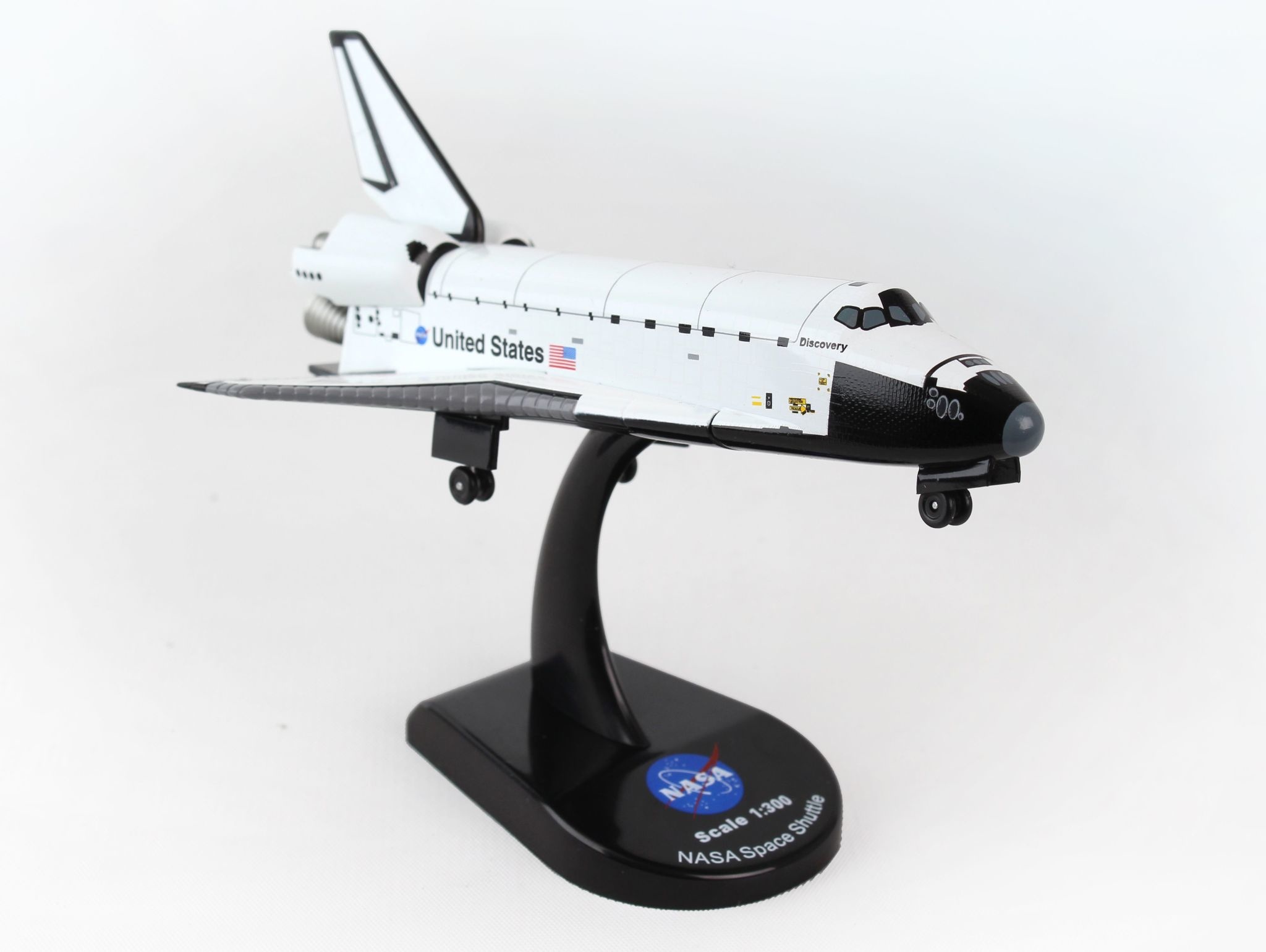 PS5823-2 1/300 SPACE SHUTTLE DISCOVERY