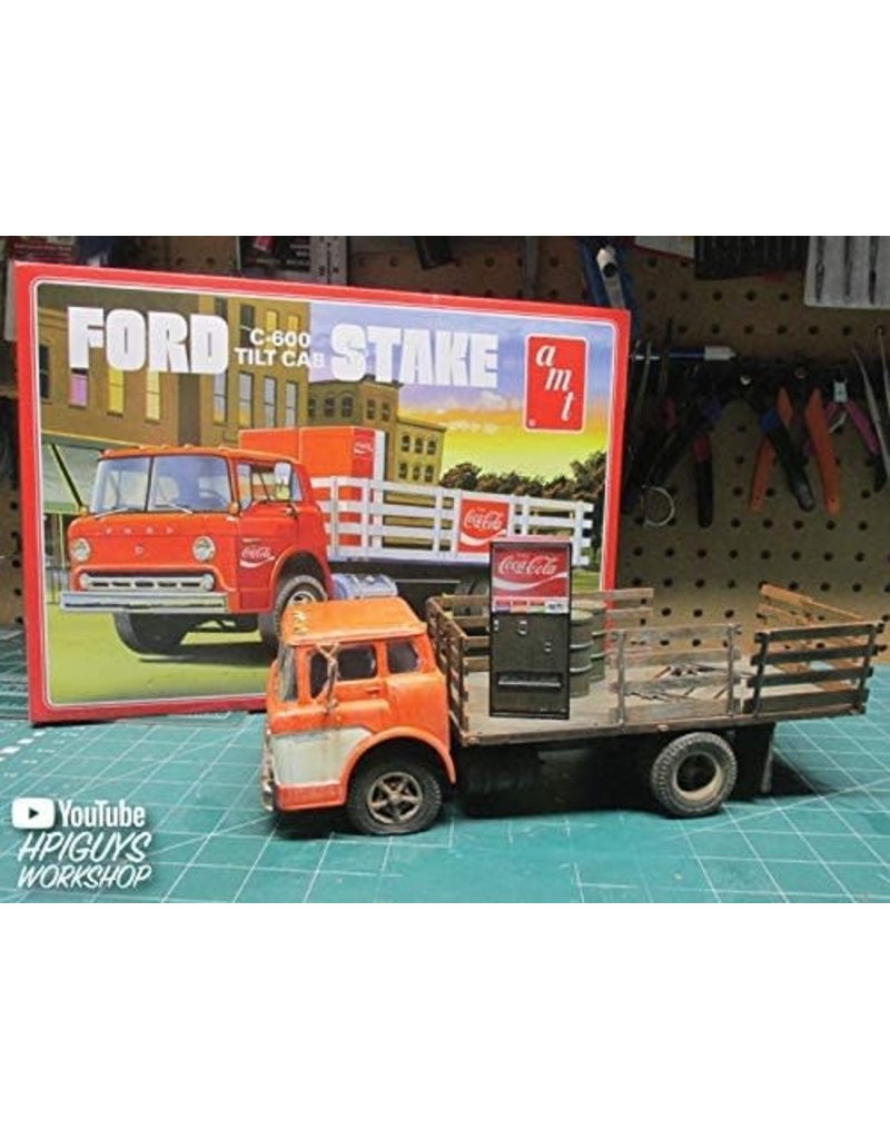 AMT AMT1147 1/25 FORD C600 STAKE BED W/COCA-COLA MACHINE