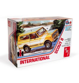 AMT AMT1248 1/25 1977 INTERNATIONAL HARVESTER SCOUT II PLASTIC MODEL KIT