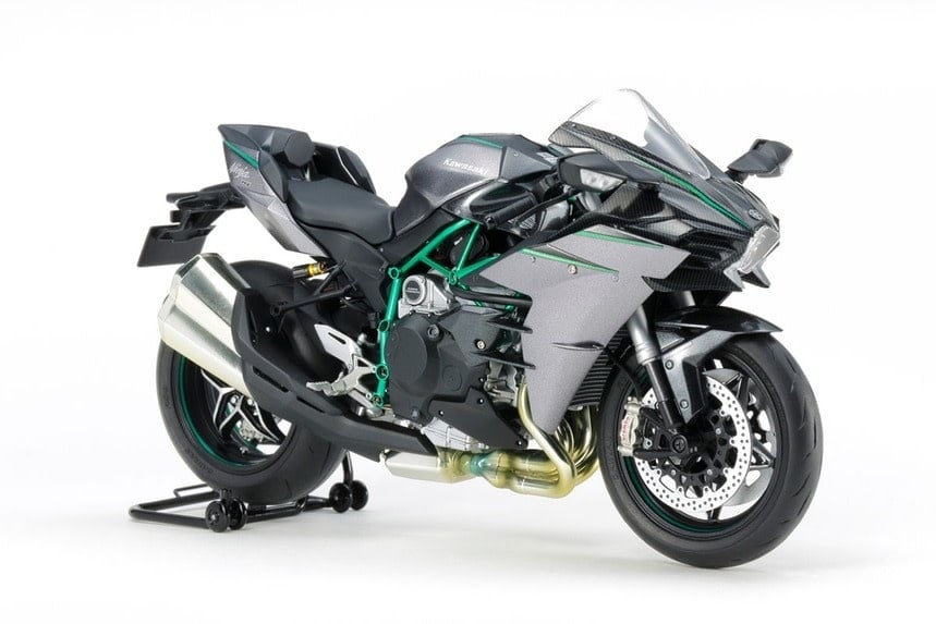 TAM14136 1/12 KAWASAKI NINJA H2 CARBON PLASTIC MODEL KIT