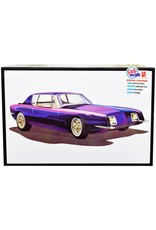 AMT AMT1312 1/25 1963 STUDEBAKER AVANTI PLASTIC MODEL KIT