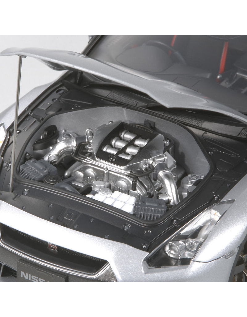 TAMIYA TAM24300 1/24 NISSAN GT-R PLASTIC MODEL KIT