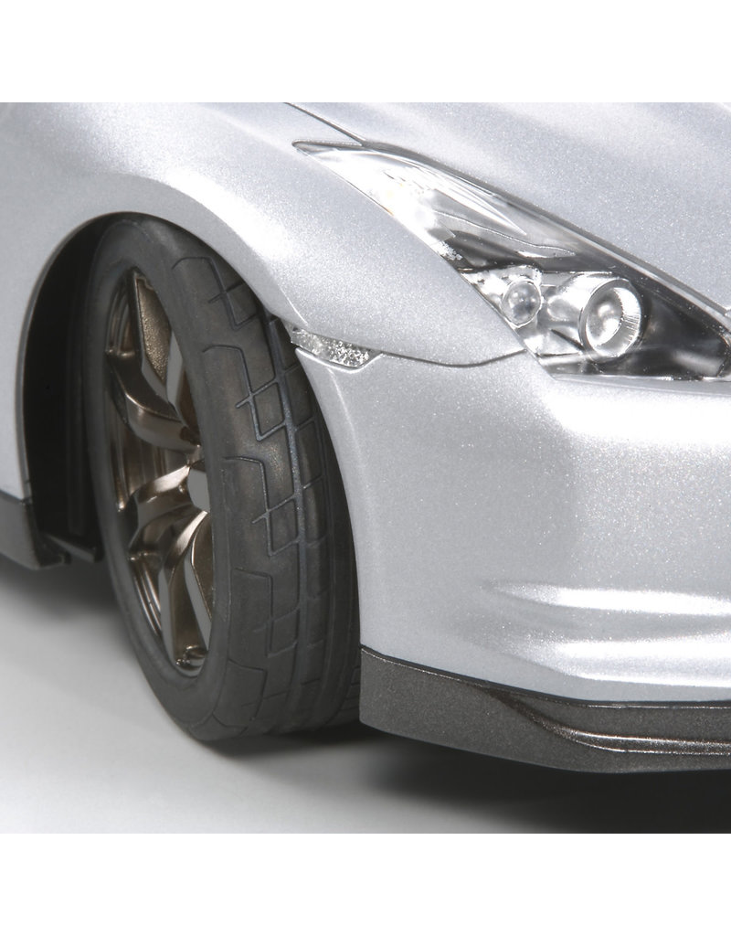 TAMIYA TAM24300 1/24 NISSAN GT-R PLASTIC MODEL KIT