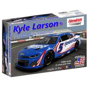 SJMHMC2022KLP 1/24 HENDRICK MOTORSPORTS KYLE LARSON 2022 CAMARO PLASTIC MODEL KIT