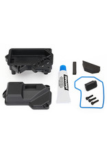 TRAXXAS TRA8324 BOX, RECEIVER (SEALED) (STEERING SERVO MOUNT)/ RECEIVER COVER/ ACCESS PLUG/ FOAM PADS/ SILICONE GREASE/ 2.5X10 CS (3)