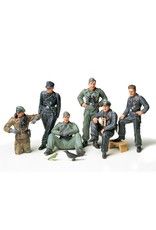 TAMIYA TAM35201 1/35 GERMAN TANK CREW AT REST PLASTIC MODEL KIT