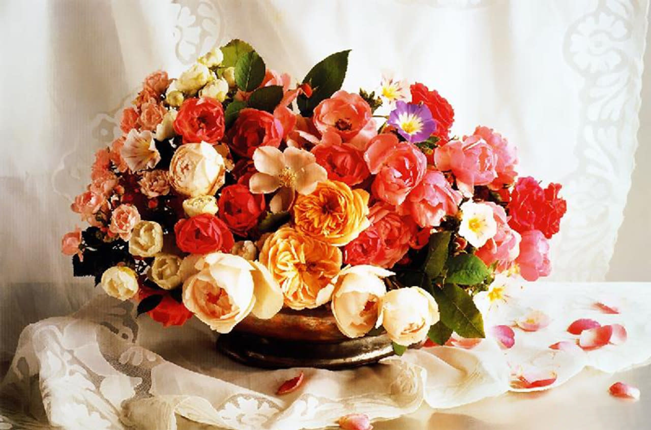 TOM100-125 BASKET OF ROSES