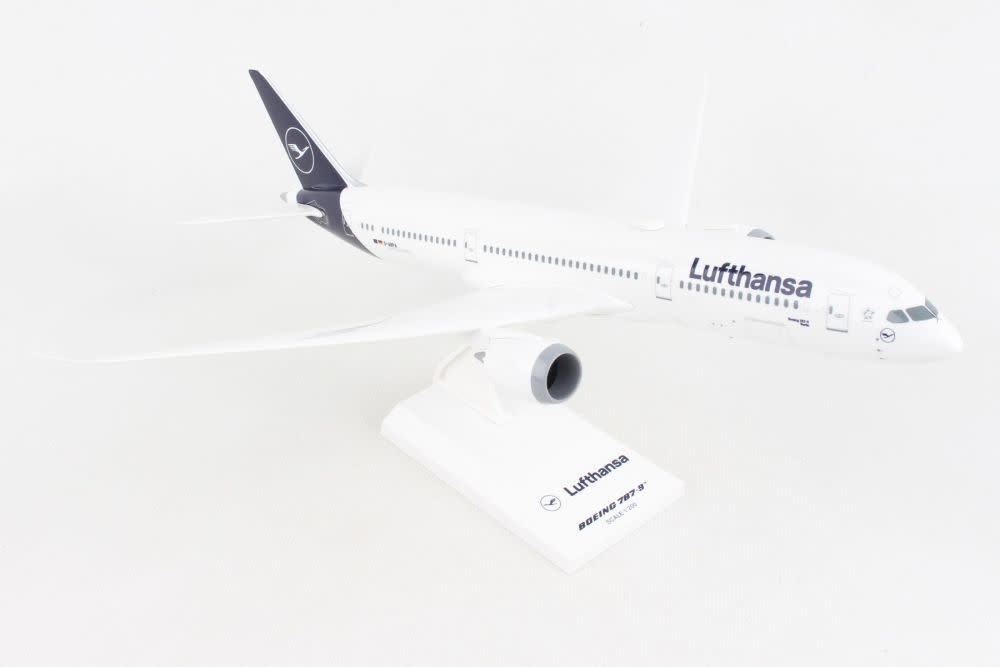 SKR1096 1/200 LUFTHANSA 787-9