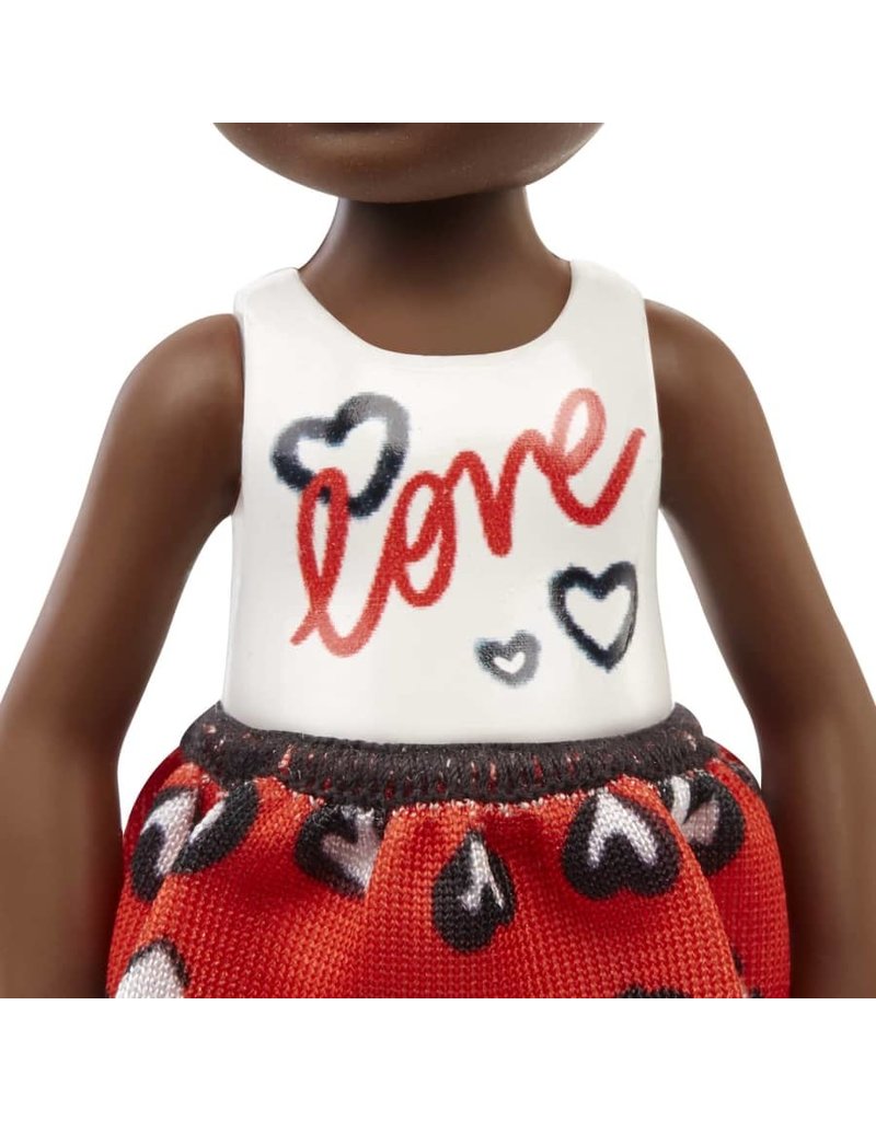 BARBIE MTL DWJ33/GXT35 BARBIE CHELSEA DOLL: HEART PRINT SKIRT