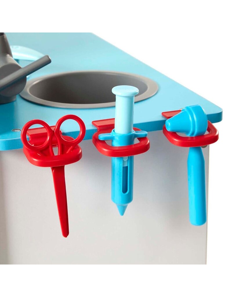 MELISSA & DOUG MD31800 GET WELL DOCTOR ACTIVITY CENTER