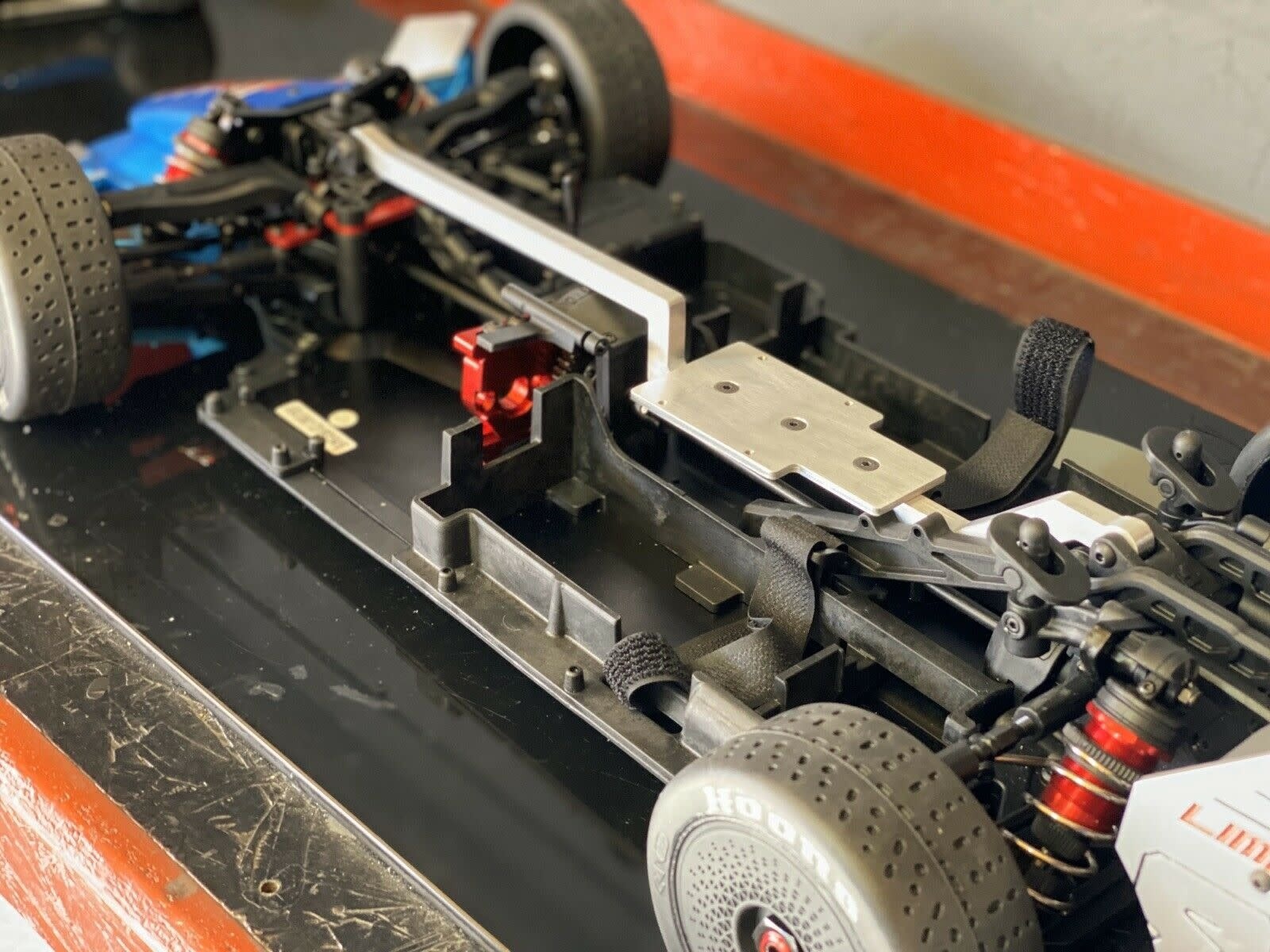 STP1114 CENTER BRACE FOR ARRMA 1/7 FITS XLX2